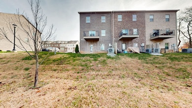 206 Charlotte Everly Cir, Hendersonville, TN 37075 - photo 2