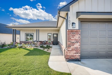 1631 N Forestview Ct, Wichita, KS 67235 - photo 2