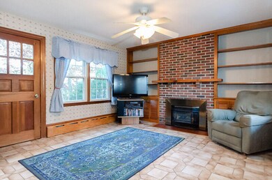FAMILYROOM