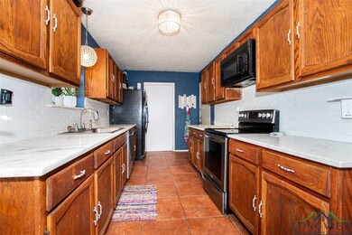 2807 Aspen St, Kilgore, TX 75662 - photo 5