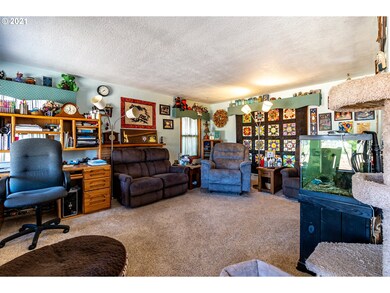 721 W Main St, Molalla, OR 97038 - photo 3