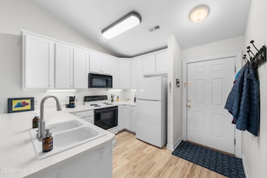 606WBrownStJ-9