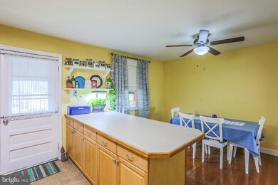 1738 Pin Oak Rd, Parkville, MD 21234 - photo 6