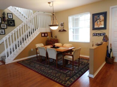 Comfortable dining area to enjoy with family and friends.