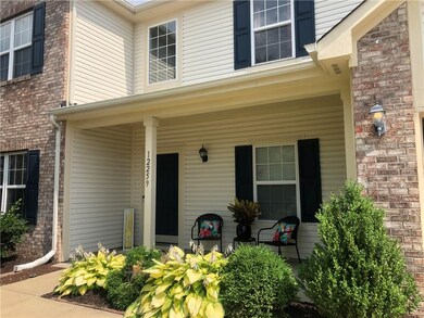 12259 Quarterback Ln, Fishers, IN 46037 - photo 3