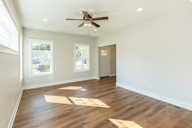 816 E Edison Ave, Des Moines, IA 50315 - photo 5