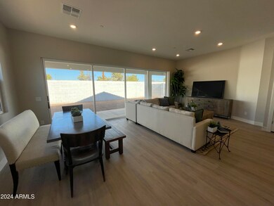 Living Room/Slider