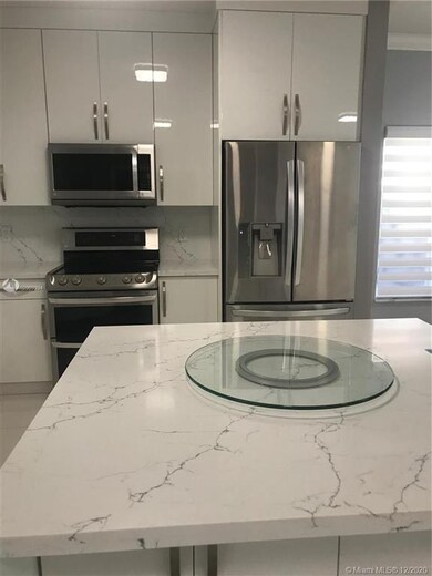 16631 SW 52nd Ln, Miami, FL 33185 - photo 2