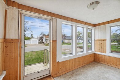 08-2118-Crest-Ave-Jackson-MI-49203-Windo