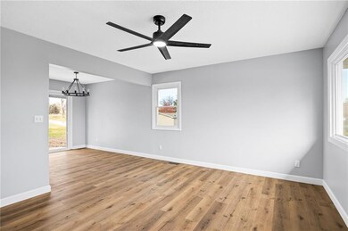 211 N 3rd St, King City, MO 64463 - photo 6