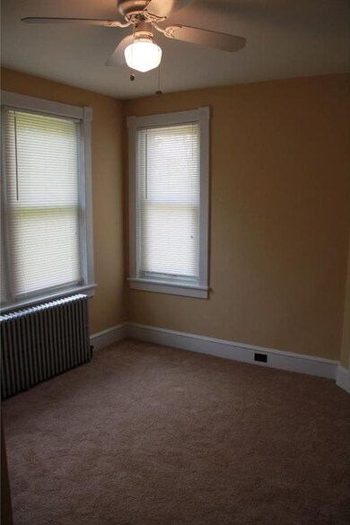 833 E Schuylkill Rd, Pottstown, PA 19465 - photo 5