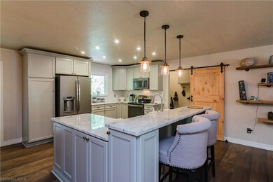 137 Mayfair Dr, Bella Vista, AR 72715 - photo 3