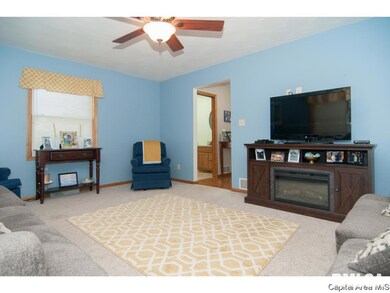 107 Westpoint N, Jacksonville, IL 62650 - photo 4