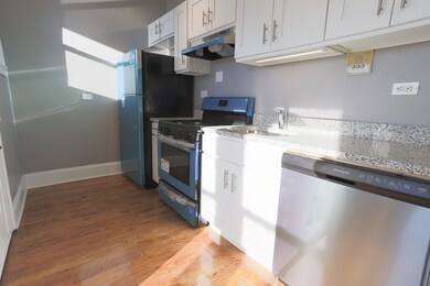 637 W Cornelia Ave unit 3W, Chicago, IL 60657 - photo 2