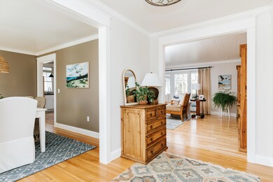 853_Merepoint_Rd-010