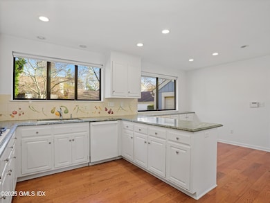 505 W Lyon Farm Dr, Greenwich, CT 06831 - photo 5