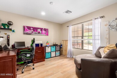 5003 W Fallen Leaf Ln, Glendale, AZ 85310 - photo 5