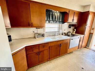 1457 Church St, Reading, PA 19601 - photo 6