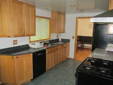 10058 Meadow Ln, Des Plaines, IL 60016 - photo 4