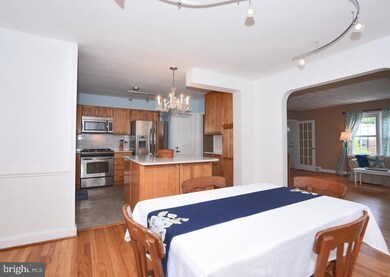 8112 Clyde Bank Rd, Parkville, MD 21234 - photo 6