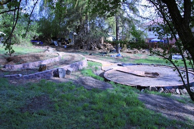 1859 Burns St, Klamath Falls, OR 97603 - photo 3