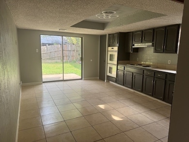 10106 Prairie Mist St, Houston, TX 77088 - photo 2