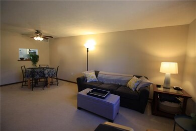 Living room / dining room