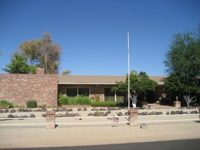 GREAT CURB APPEAL
