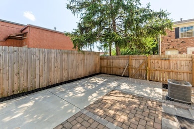 74 E Tarryton Ct (Exterior)-6