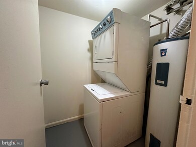 9653 Hagel Cir unit B, Lorton, VA 22079 - photo 6