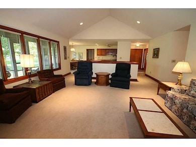 2185 Broadmoor Ln, Columbus, IN 47203 - photo 6