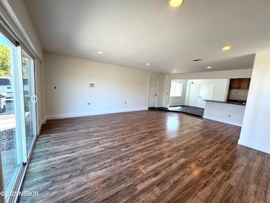 401 S R St, Lompoc, CA 93436 - photo 7