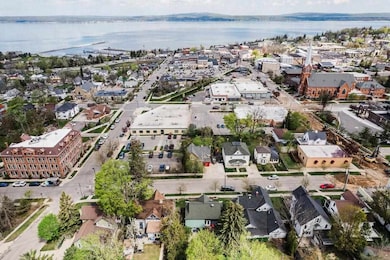 312 Grove St, Petoskey, MI 49770 - photo 4