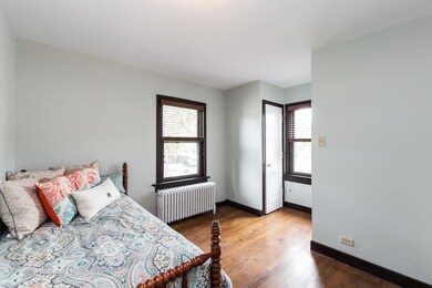 1029 Jeannette St, Des Plaines, IL 60016 - photo 2