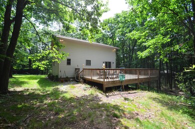 118 Deer Trail Dr, Chestnuthill Township, PA 18353 - photo 5