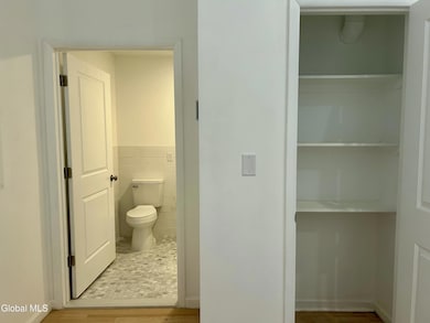 3C Bathroom & Closet