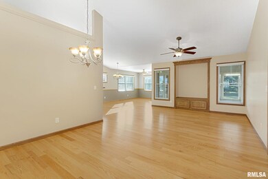 1751 Stone Gate Cir, Davenport, IA 52807 - photo 7