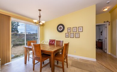 006_Dining Area