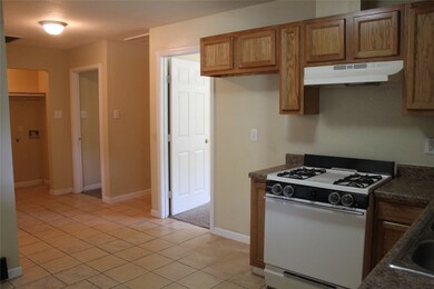 9117 Lanewood Dr, Houston, TX 77016 - photo 5