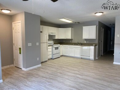 3006 Grace St unit 2, Wichita Falls, TX 76302 - photo 3
