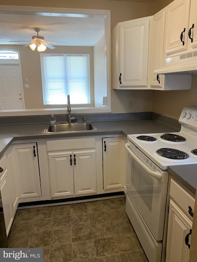 1571 N 10th St, Reading, PA 19604 - photo 6