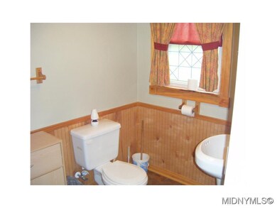 Bedroom 4 (basement)