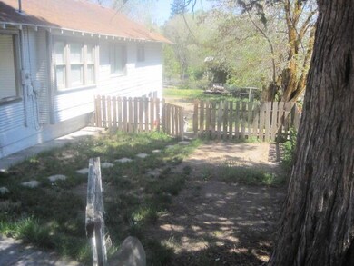 1881 Academy Ave, Klamath Falls, OR 97601 - photo 5
