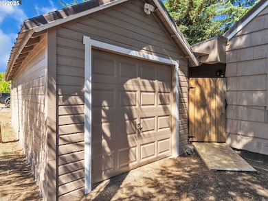 368 NE Yamhill St, Willamina, OR 97396 - photo 4