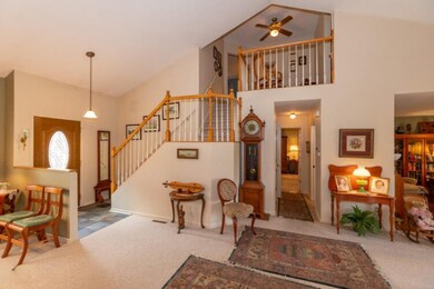 19910 US 12 Edw Foyer 2