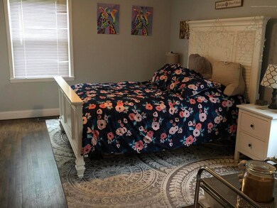 214 Maple St, Grand Ledge, MI 48837 - photo 5