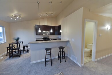 Kitchen / Dining Area