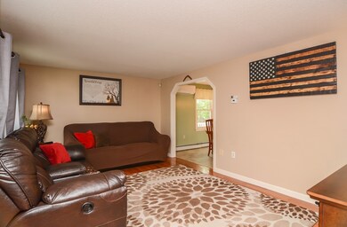 118 Hillcrest Rd, Dracut, MA 01826 - photo 3