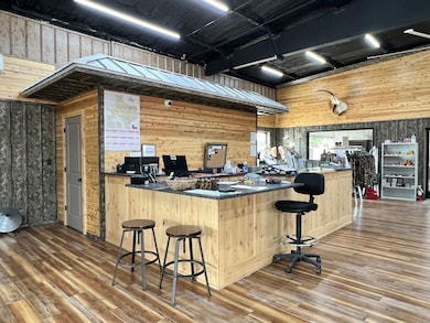 401 E Central Ave, Comanche, TX 76442 - photo 2