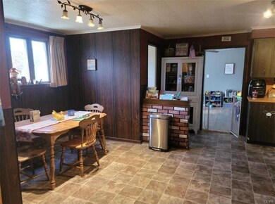 32 W Ridge St, Coaldale, PA 18218 - photo 7